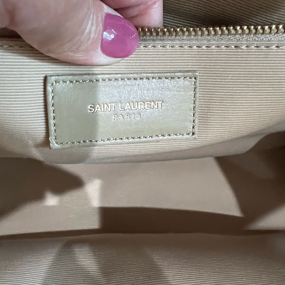 Sold. Yves Saint Laurent Classic Monogram Envelope tote and shoulder bag - Picture 14 of 17